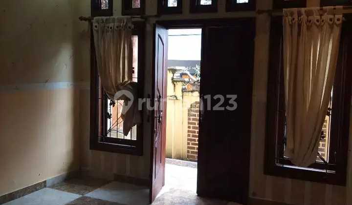 Rumah 2 Lantai Area Gatot Subroto Denpasar Dekat Sanur