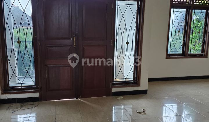 House in a Strategic Location in West Gatot Subroto (Gatsu) Area, Denpasar, Near Kebo Iwa, Kerobokan 2