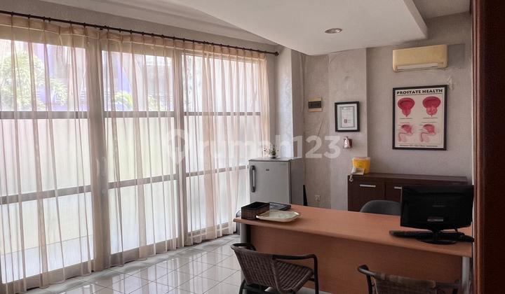 3-Storey Shophouse Semi-Furnished, Suitable for Offices and Close to Mall and Beach Tourism in Kuta Area