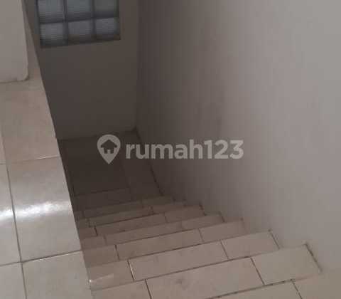 2-Story Shop House in a Strategic Location in the Center of Denpasar City, Near University, Schools, Culinary Spots, Coffee Shops, Mall, Supermarket, and Beach Tourism in the South Denpasar Area. 2