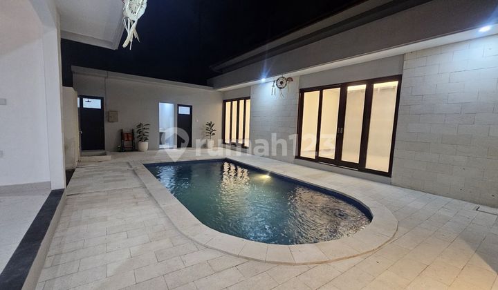 1-Story Semi-Furnished Villa with Swimming Pool and Garden in a Quiet Environment and Strategic Location Near Beach Attractions in the Seminyak Area