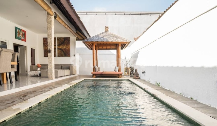 One-Story Villa with Private Pool, Garden and Fully Furnished in a Strategic Location Near Beach Club and Beach Attractions in Seminyak Area