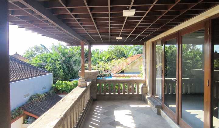 Villa 1 Lantai Dengan Swimming Pool Dan Garden Dilokasi Yang Strategis Pusat Kota Denpasar Dekat Tempat Wisata ,pusat Kuliner,rs ,mall Dan Sekolah Diarea Sanur