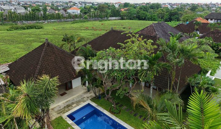 Villa at Umalas full furnished with Garden and Pool, in a quiet, comfortable and cool location with a view of the rice fields