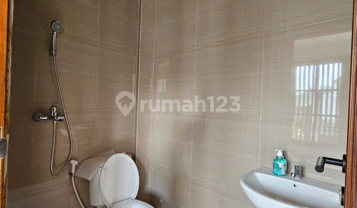 Two-Story House in Good Condition, Ready to Occupy, Unfurnished, Strategic Location in the Center of South Denpasar, Close to Supermarkets, Hospitals, Schools, University, Mall, and Beach Tourism in the Renon Area. 2