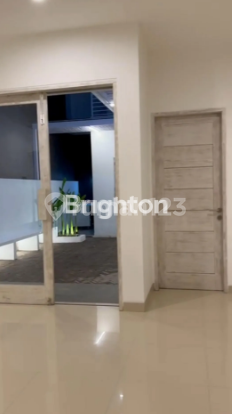 Rumah 2 lantai semi furnished dengan model desain minimalis dipusat kota Denpasar diarea Denpasar Renon 2