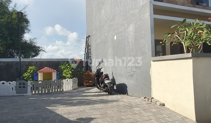 Rumah Tinggal 2 Lantai Minimalis Dikomplek Perumahan Diarea Gatsu Denpasar Barat. Kontrakan 2