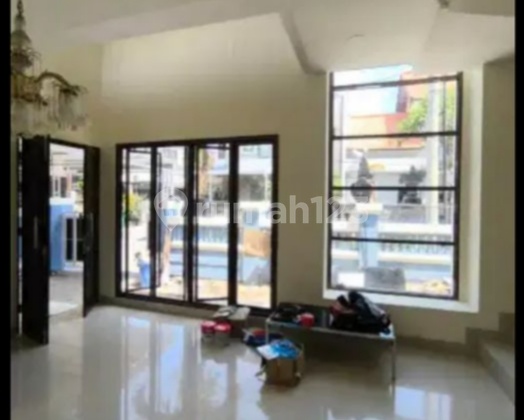 2-Story Semi-Furnished Residential House Ready to Occupy in the Heart of Denpasar, Strategic Location Close to Mall, School, Hospital, and Culinary Spots in Renon Area, South Denpasar.