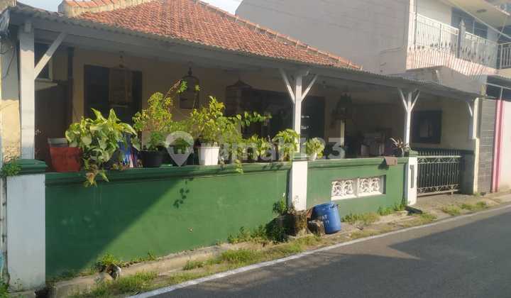 For Rent!!! Ready-to-Occupy House in the Strategic Location of Cakrawala, West Semarang 2