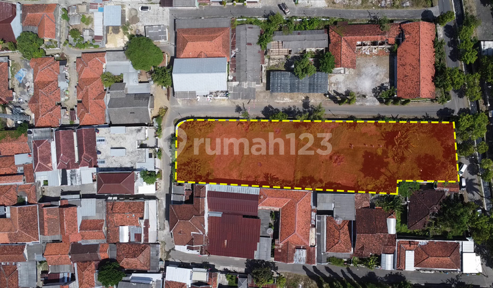For Rent Vacant Land with House Building on Jl. Brawijaya, Pamekasan For Rent Vacant Land with House Building on Jl. Brawijaya, Pamekasan