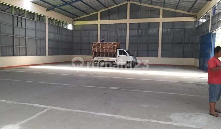 Bulog Warehouse 4 on Jl. Uluwatu, Jimbaran Village, South Kuta District, Badung Regency, Badung 480 m Bagus HS