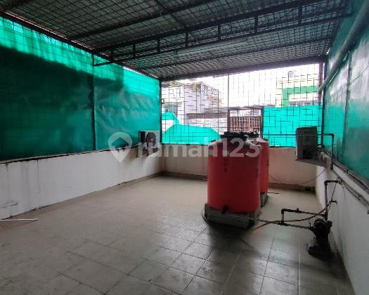 Jelambar Utama Roadside 3 Floors Ready to Use Semi-Furnished 2