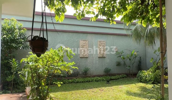 Rumah Putih Modern Classic Sutera Lavender Alam Sutera  2