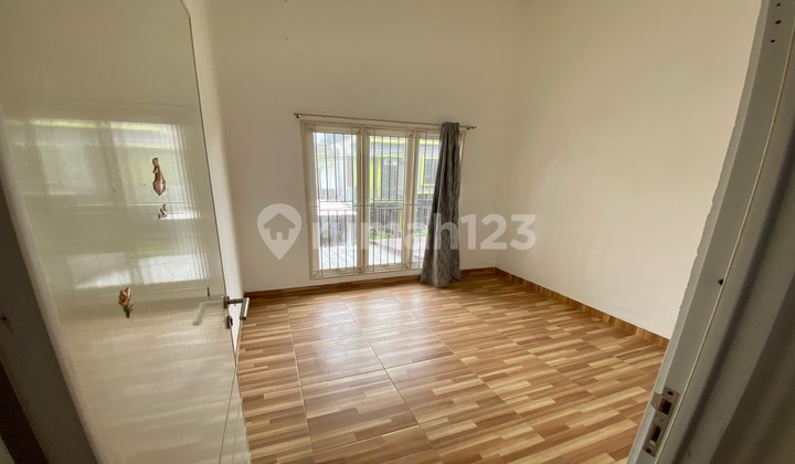 House in Graha Raya Bintaro, Access to Alam Sutera, Cileduk, 3 Bedrooms, 1 Room on the Ground Floor. 2