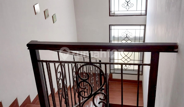 Rumah Bagus Harga Bagus!, 2 Lantai, Semi Furnish, SHM, di Gading Serpong 2