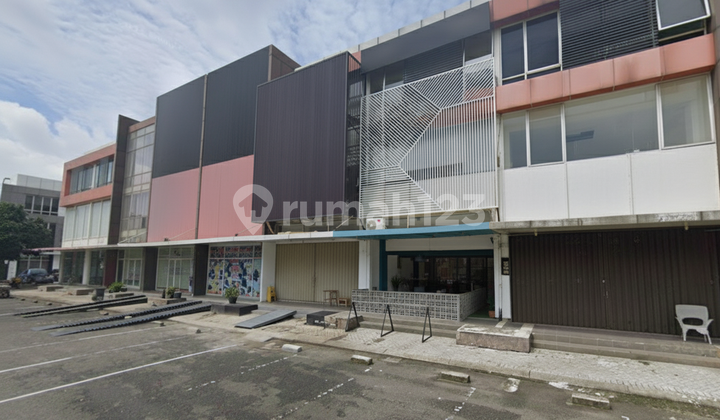 Ruko Bagus 3 lantai Hadap Jalan di  Alam Sutera, Tangerang