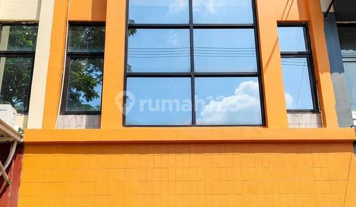 Shop House Near Sinpasa Market Gading Serpong Already Partitioned, Ready to Use.