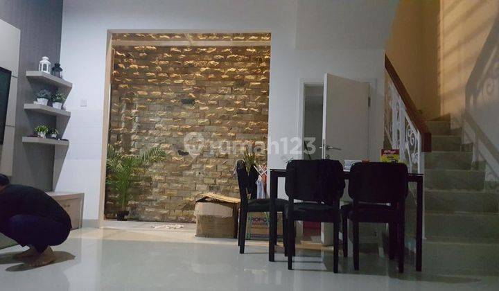 Rumah Bagus 2 Lantai Furnished di Karelia Village, Gading Serpong 1