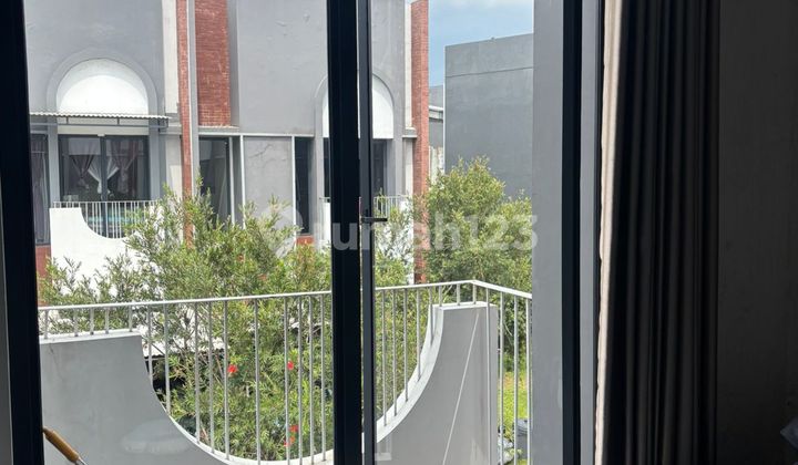 Beautiful House in Freja BSD City 2 Floors Fully Furnished Ready to Occupy Beautiful House in Freja BSD City 2 Floors Fully Furnished Ready to Occupy