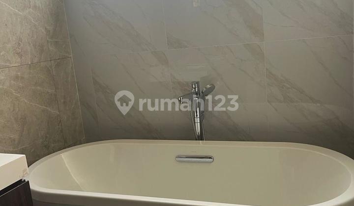 RUMAH MEWAH DI ZORA BSD 3 LANTAI CANTIK ADA LIFT SIAP HUNI  2