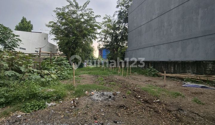 Land Plot in Ciledug, Good Location by the Main Road Land Plot in Ciledug, Good Location by the Main Road