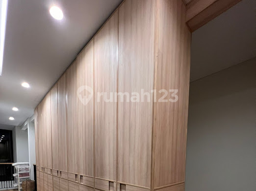 Independent Aesthetic Building House Ready to Occupy Kelapa Dua Tangerang 2