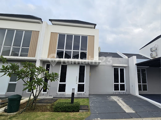 Beautiful Comfortable House Ready to Occupy in Canna Cluster Tangerang