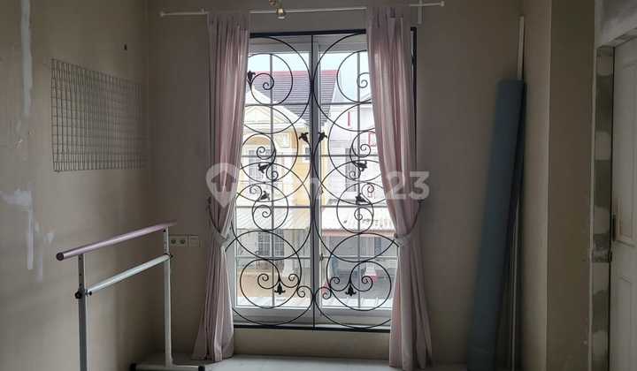 Rumah Cantik Di Victoria Bsd City 2 Lantai Ac 4 Unit Siap Huni 2
