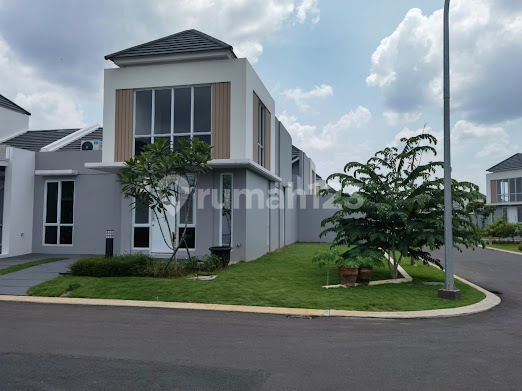 Beautiful Comfortable House Ready to Occupy in Canna Cluster Tangerang
