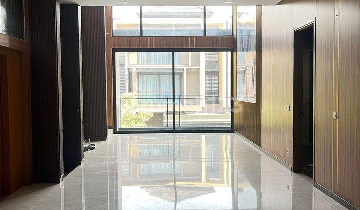 Rumah Bagus Di Bsd Zora Cluster Bangunan 3 Lantai Ada Liftnya