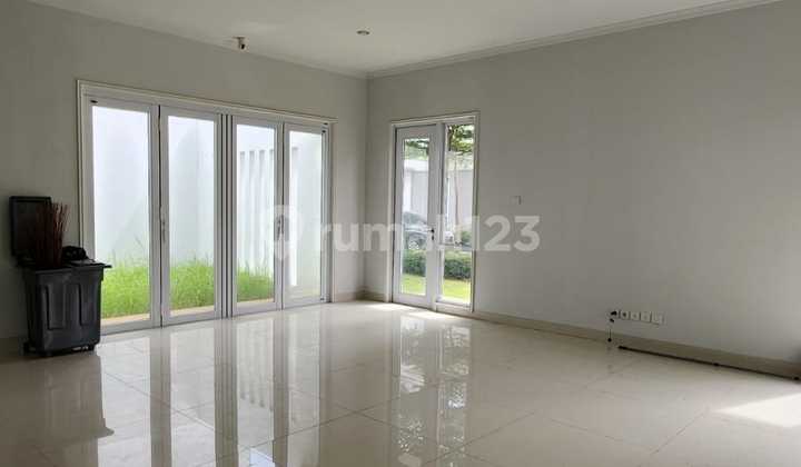 Beautiful New 2-Story Hook House in Gading Serpong, Ready to Occupy 2