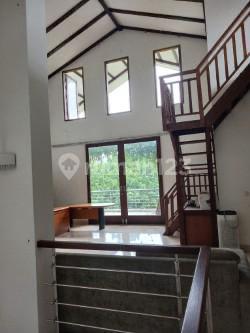 Classic Luxury House in The Green Bsd 2 Floors Semi Furnished Nice 2