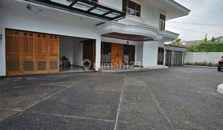 Rumah Bagus Semi-furnished Kemang Jakarta SHM 1