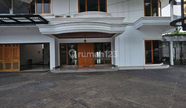 Rumah Bagus Semi-furnished Kemang Jakarta SHM 2