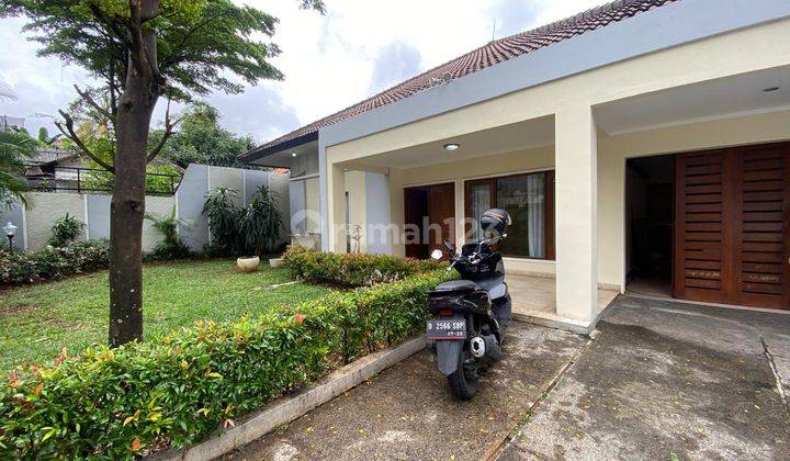 Rumah Nyaman Taman Belakang Super Luas Strategis Kemang Jakarta 2