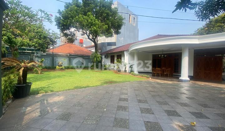Rumah Bagus Modern Tradisional Nyaman Strategis Ampera Jakarta 1