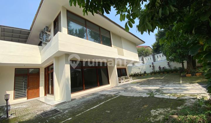 Rumah Luas Cocok untuk Kantor Kemang Jakarta Selatan Rumah Luas Cocok untuk Kantor Kemang Jakarta Selatan