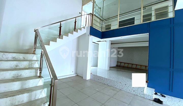 Ruang-Usaha di Kebayoran Baru 310.0 m² Unfurnished SHM