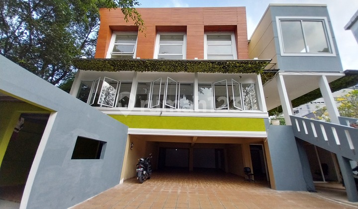 Nice House with SHM in Pondok Indah Nice House with SHM in Pondok Indah