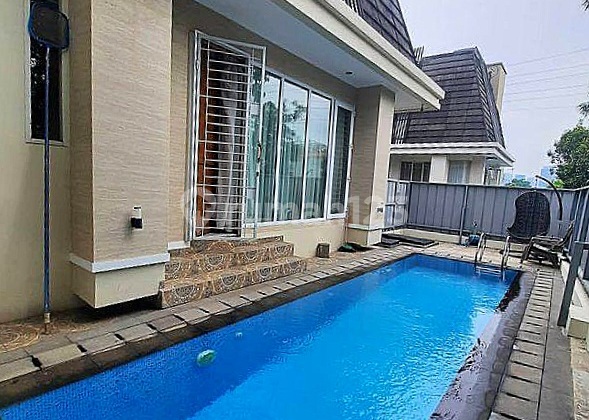 Rumah, 2 Lantai, SHM, di Kemang, Siap Huni