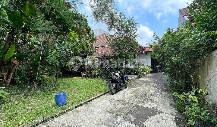 Rumah, 1,5 Lantai, SHM, di Kebayoran Baru,