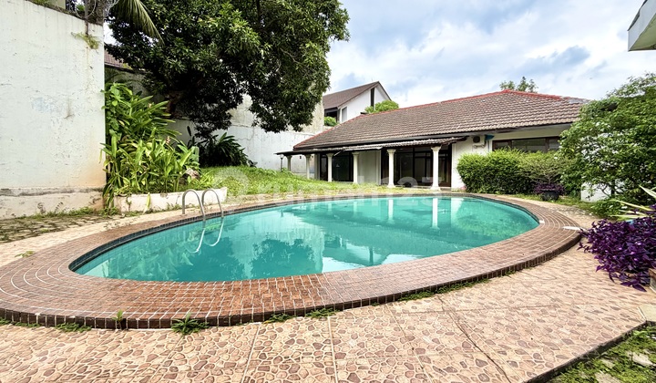 Rumah 1071 M2 SHM di Kemang Jakarta Selatan