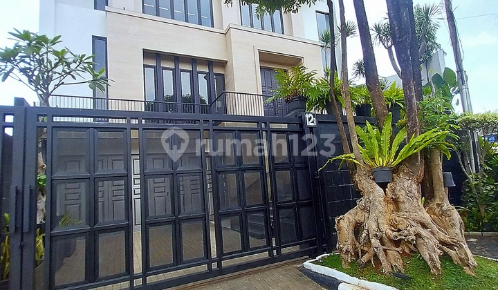 Rumah, 3 Lantai, SHM, di Kebayoran Baru 2