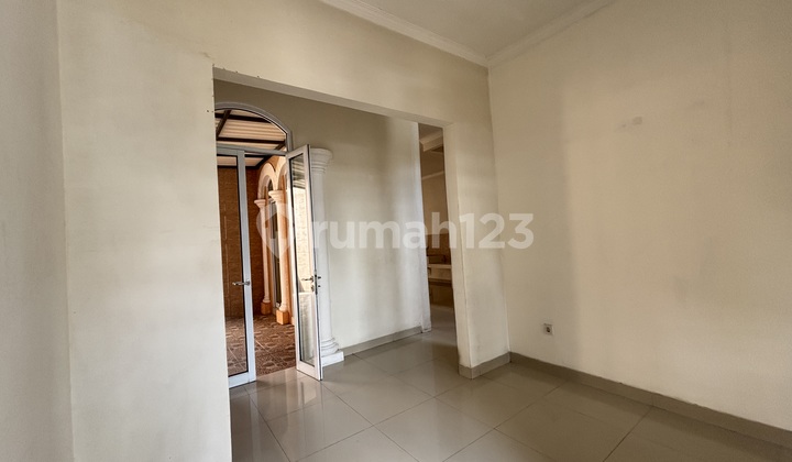 Disewa Rumah Cluster Alicante Gading Serpong, Bagus Terawat. 2