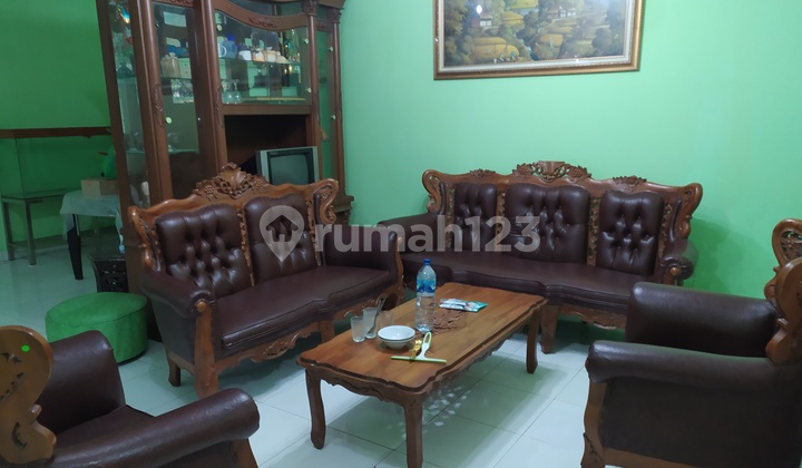 Nice 2-Story House Semi Furnished Nice 2-Story House Semi Furnished