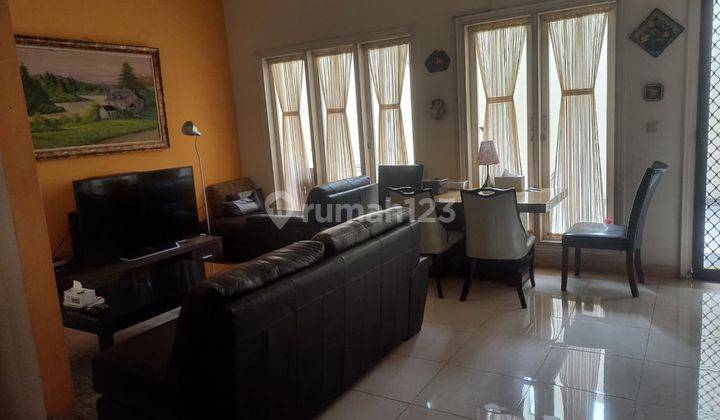 Rumah 2 Lantai Bagus Unfurnished SHM di Cluster Dekat Summarecon Mall Serpong, Tangerang 1