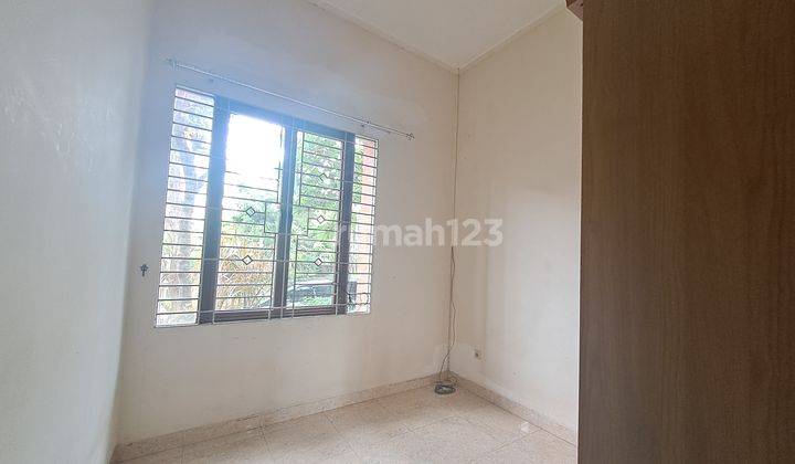 Rumah 3 Lantai Bagus Semi Furnished SHM di Gading Park View , Jakarta Utara 2