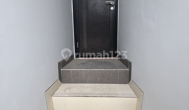Rumah Bagus Unfurnished PPJB Bsd Green Wich, Tangerang 2