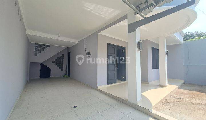 Rumah 2 Lantai Bagus Unfurnished SHM di BSD Griya Loka, Tangerang 2