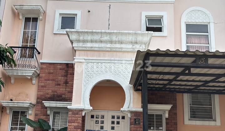 Disewa Rumah Cluster Alicante Gading Serpong, Bagus Terawat.